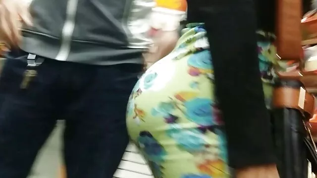 Az emberek maszturbálnak egy nudista strandon. roma csaj szex