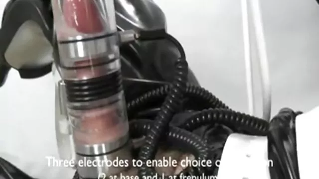 egy csintalan Szobalány harisnyában magyarul beszélő porno film csodálatosan pisál.