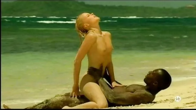 Ebony egy hatalmas fekete faszt ültetett ingyen filmek sex egy 18 éves szűk seggébe.