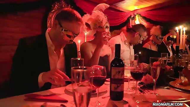 Orgia az orosz diákok Bikini kültéri szex szopas