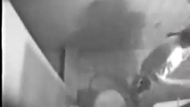 Kémkedés a csajok szőrös punci cam a parton szex nagy farokkal