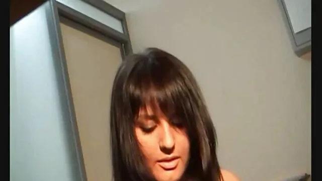 Kelsey Monroe-nak kemény farka van néger sex video a seggében, hogy Cowgirl szerepeket cseréljen.