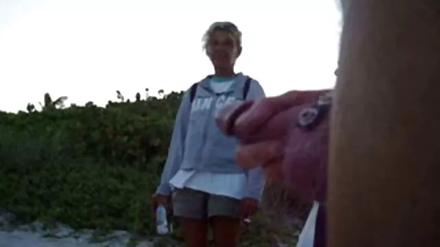 MILF Vannah Sterling csak azt ingyen pono filmek akarja, hogy egy hús cső cum.