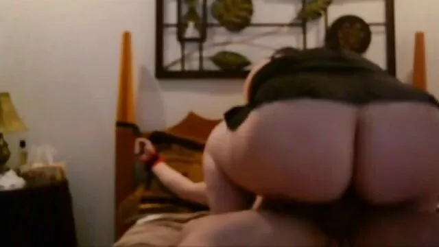 Érett férj hazibuli sex maszturbál a kezét felesége feje fölött, arca.