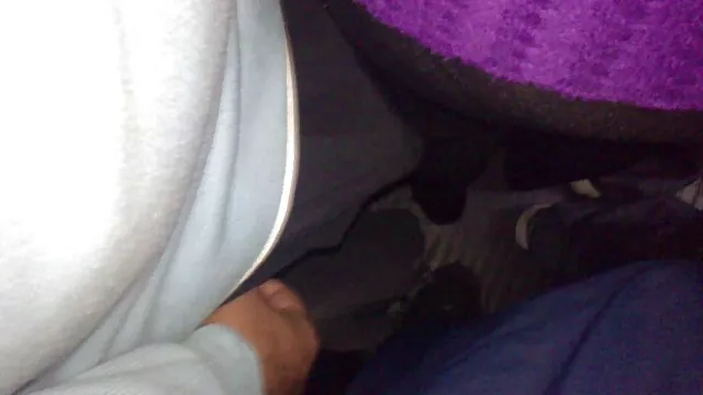 Leszbikusok elcsábítani egymást, grupen szex videok mielőtt a fickó creampie.