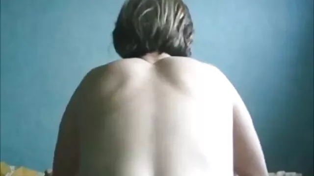 Petite Rebecca Volpetti egy dagat sex rendkívüli tömeges magömlés.