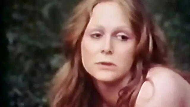Olga szereti fia punci a kanapén. bombázó pornó